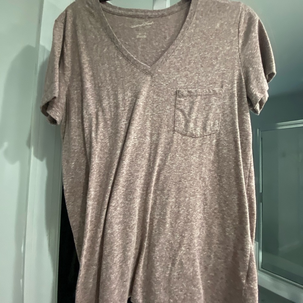 2 Universal Thread tshirts